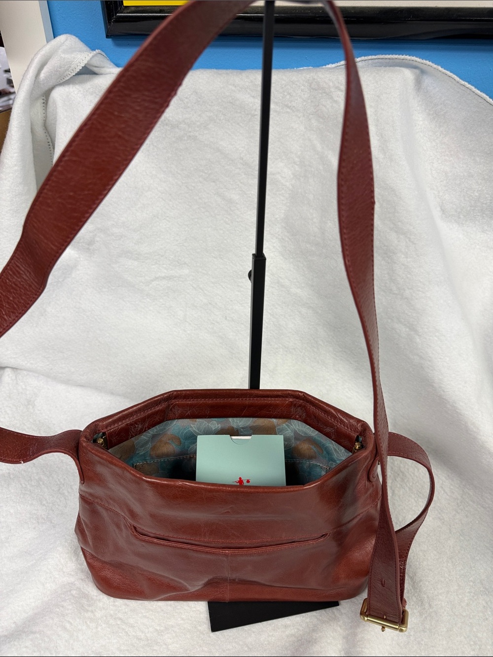 HOBO Women's Leather Shoulder/Crossbody Bag in Reddish Brown
